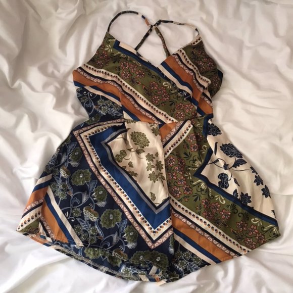 ♥️BRAND NEW STRAPPY ROMPER♥️ - Picture 2 of 4